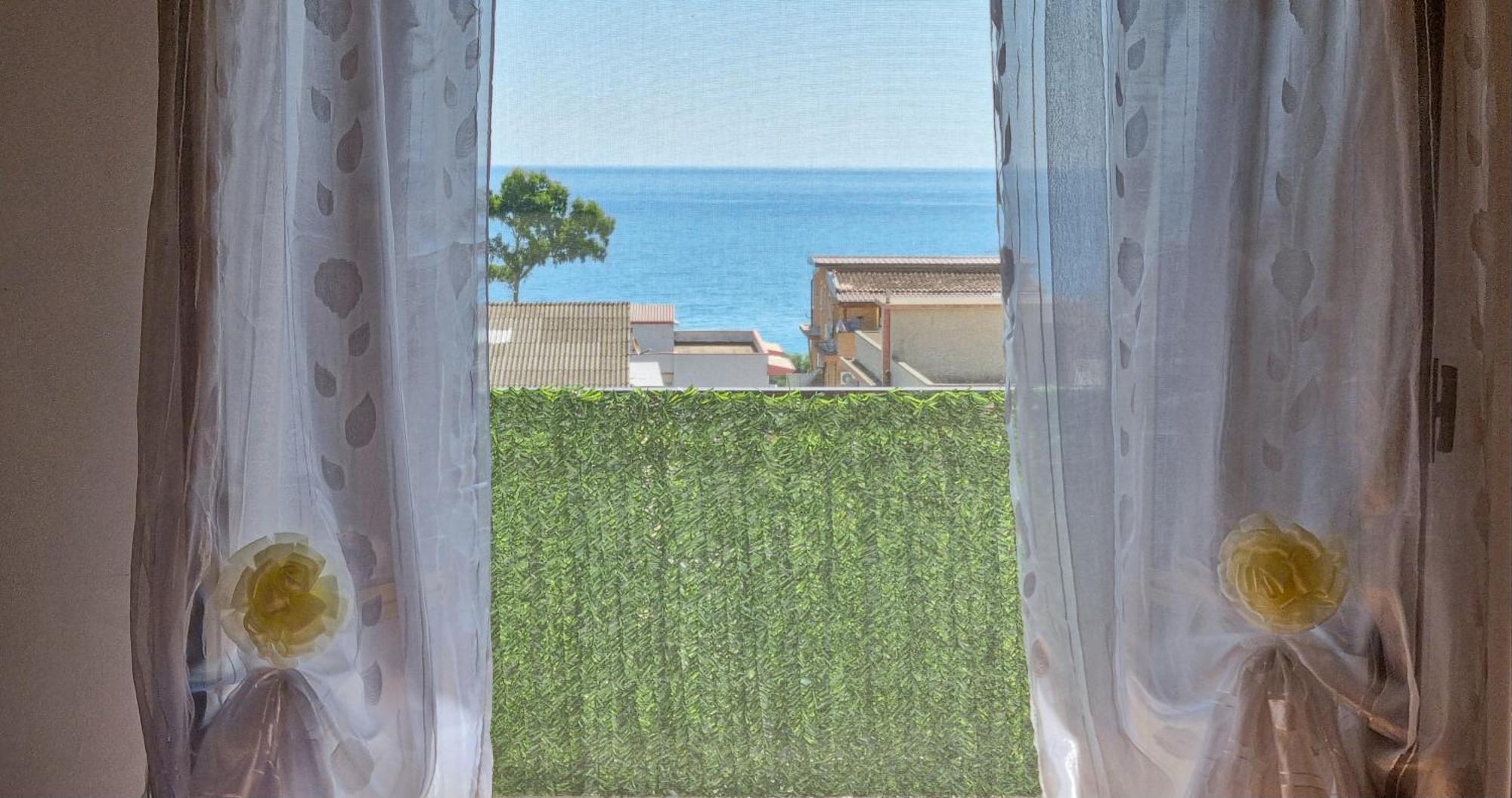 Blue Horizon - Seaside Apartment 120M To The Beach - Air Conditioning - Wi-Fi - View - Free Parking Santa Caterina Dello Ionio Marina Екстериор снимка